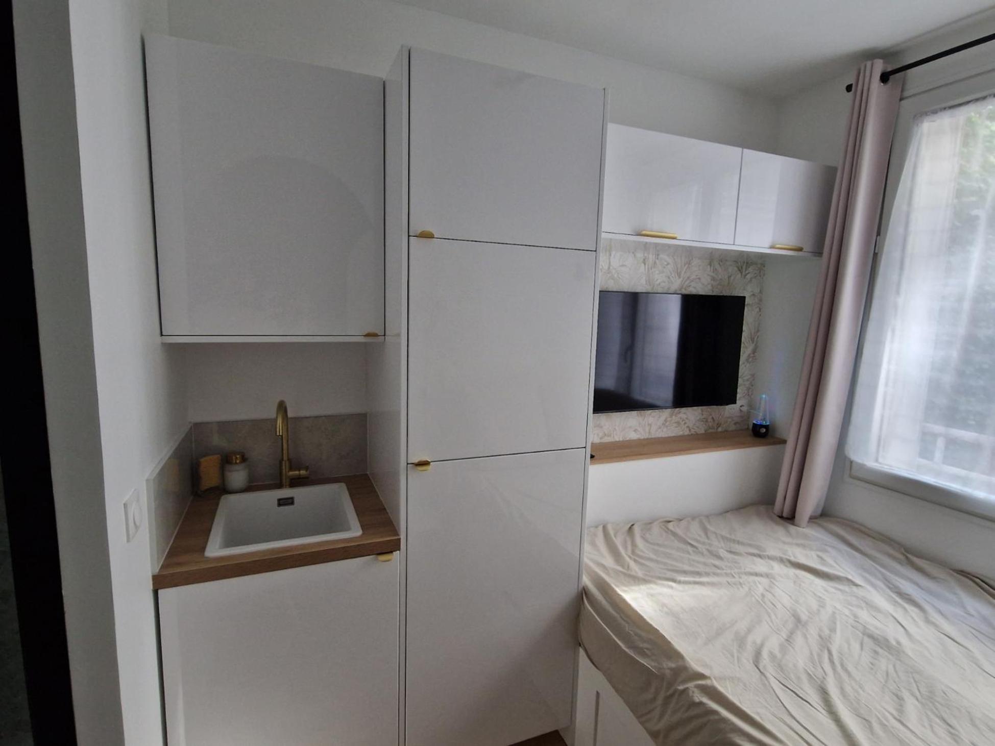 Tiny House In Appartement Parijs